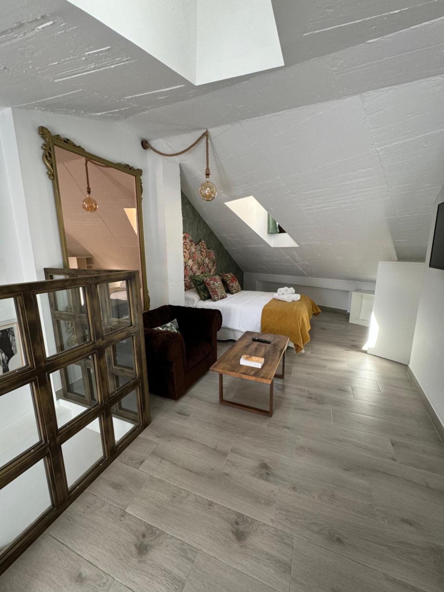 Ateneo Cuenca Suites Con Cocina En El Casco Historico Buitenkant foto