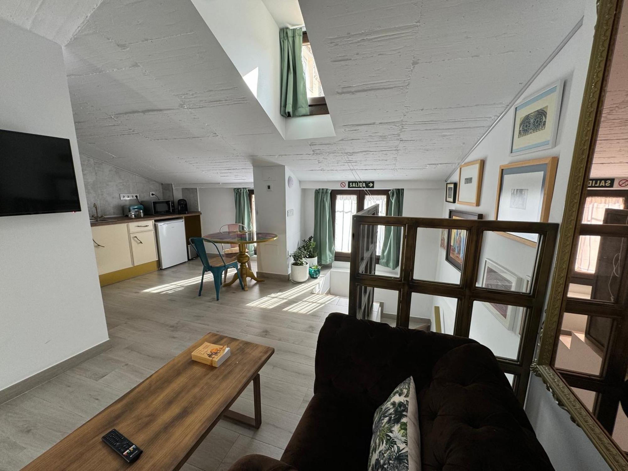 Ateneo Cuenca Suites Con Cocina En El Casco Historico Buitenkant foto