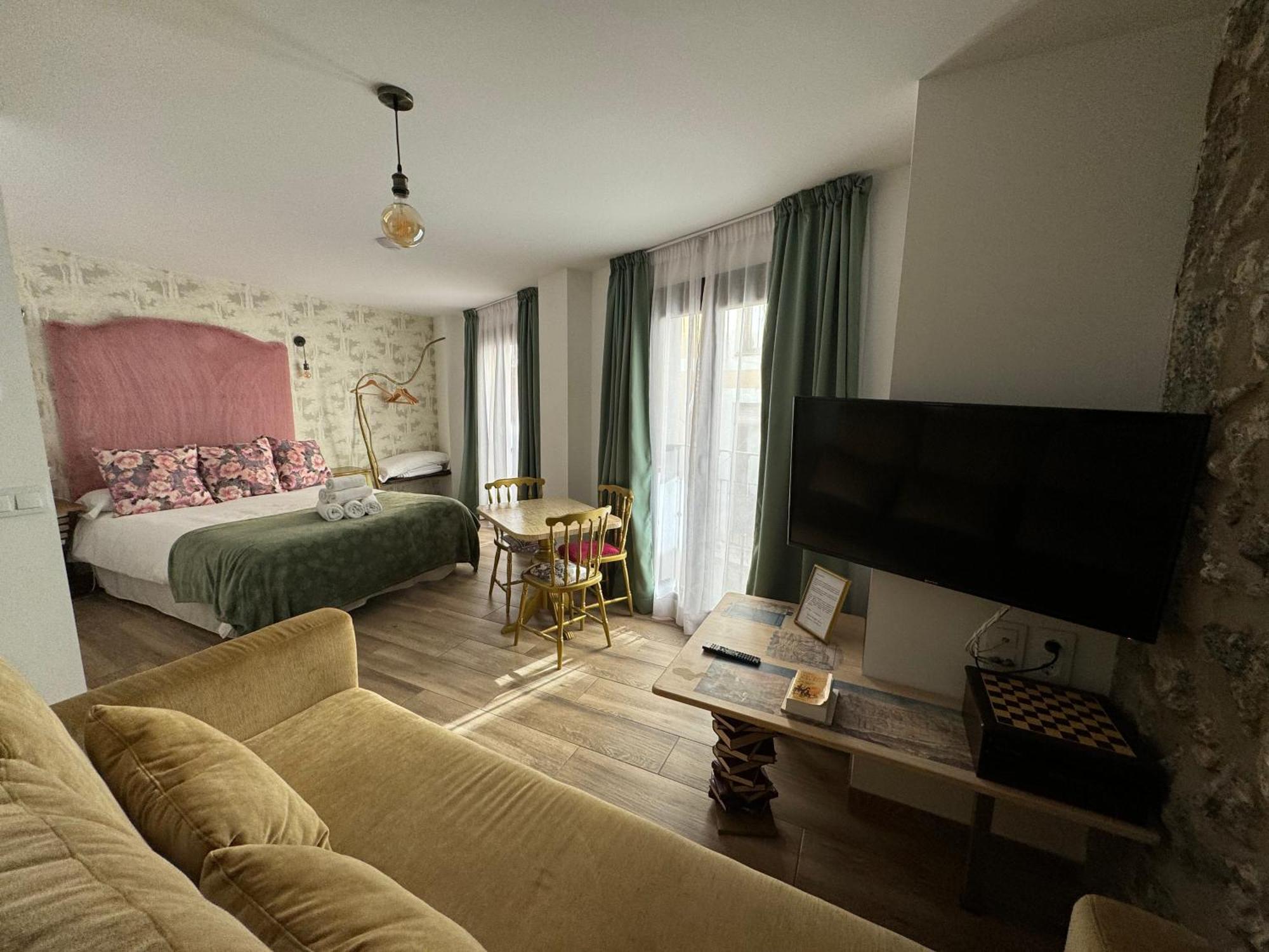 Ateneo Cuenca Suites Con Cocina En El Casco Historico Buitenkant foto