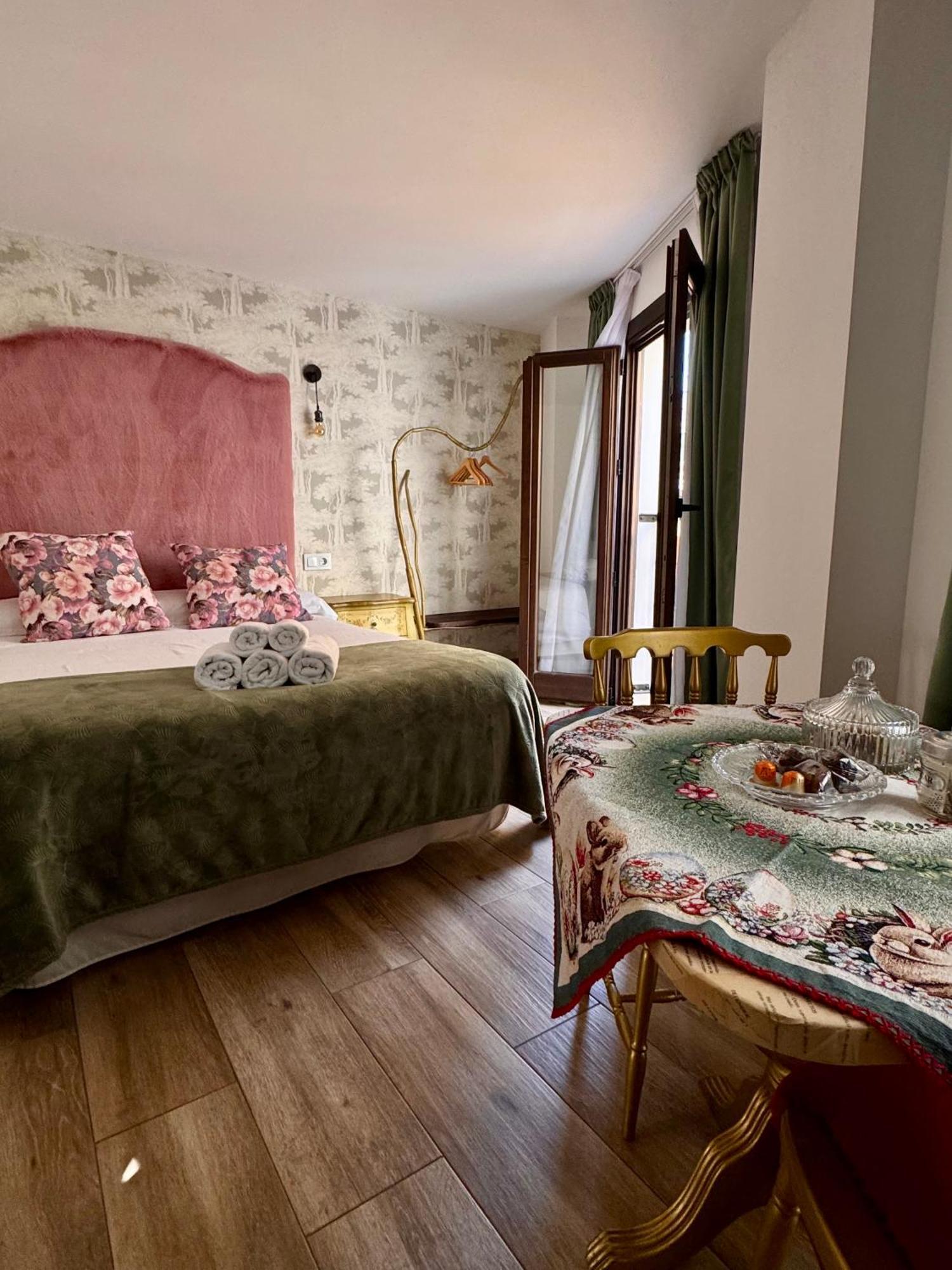 Ateneo Cuenca Suites Con Cocina En El Casco Historico Buitenkant foto